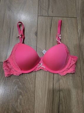 Victoria Secret 32A Women's Hot Pink Lace Push-Up Bra